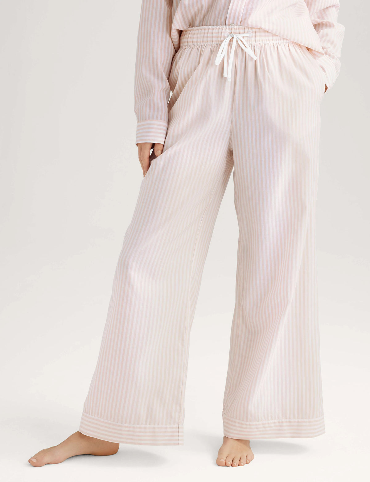 Women's Woven High Rise Pant